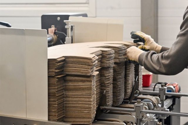 Производство упаковки: линия подачи упаковки